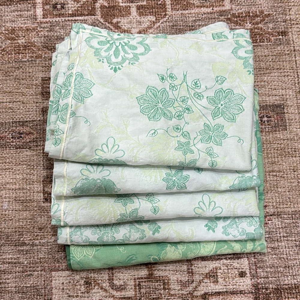 Pinzon 5  Pillow Cases  / Medallion Floral Portugal 100% Cotton